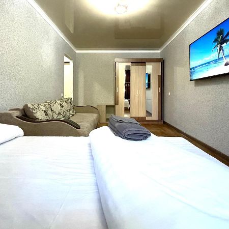 Абая 68 Квартира В Центре, 4 Спальных Места Petropavl Exteriör bild