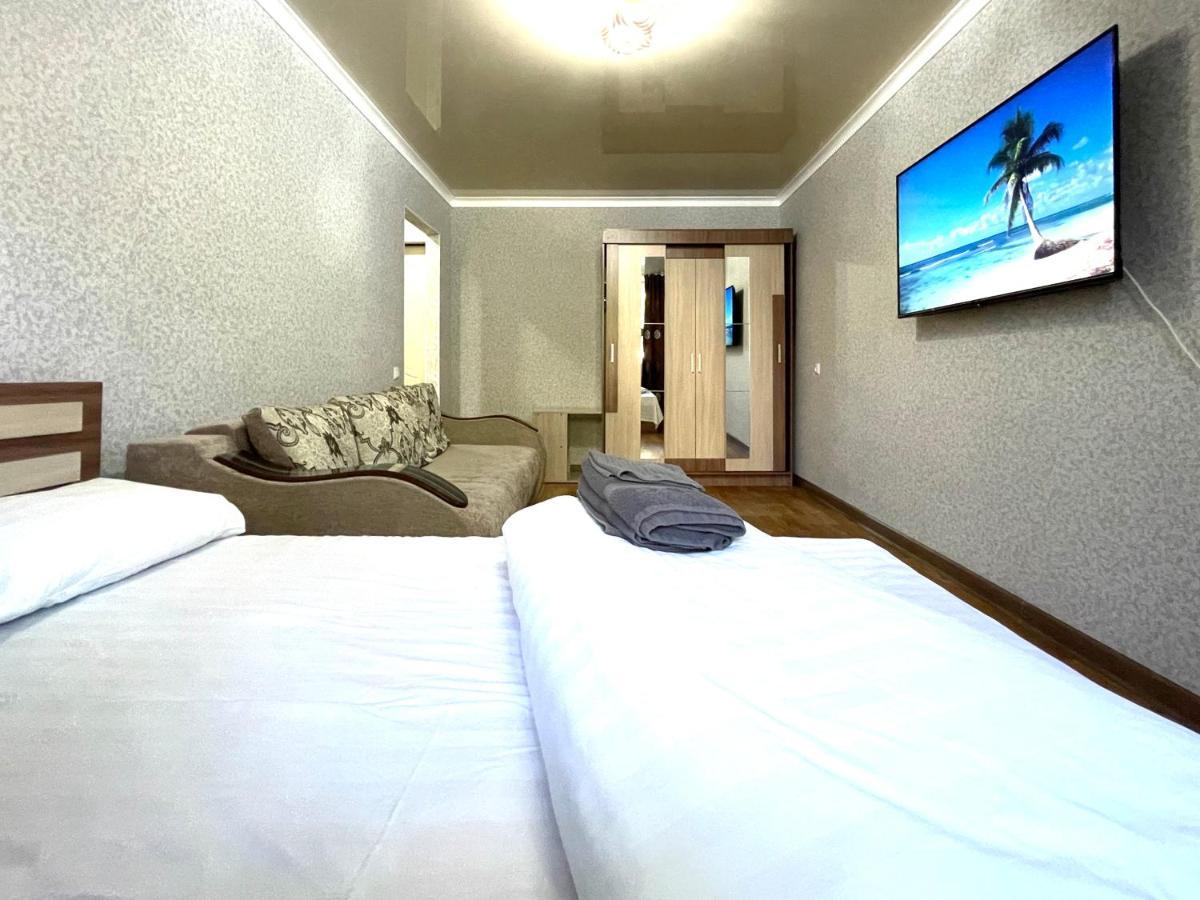 Абая 68 Квартира В Центре, 4 Спальных Места Petropavl Exteriör bild